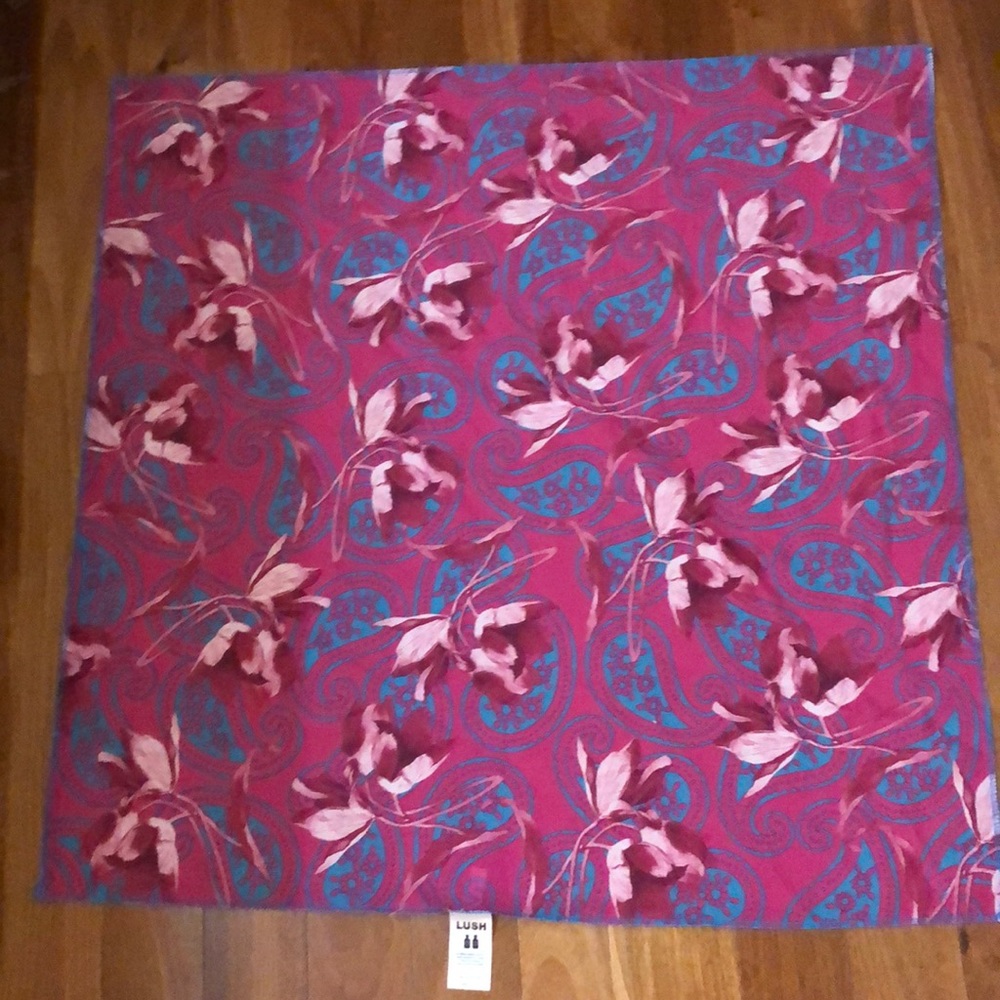 Scarf (Purple with light pink flowers).